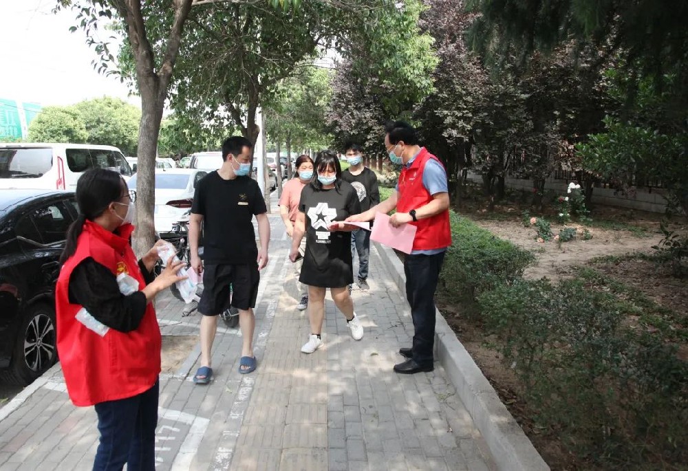 【精神文明建設】文明健身不擾民│鄭投產(chǎn)業(yè)園開展“靜音廣場舞、規(guī)范暴走團、文明健步走”志愿宣傳活動